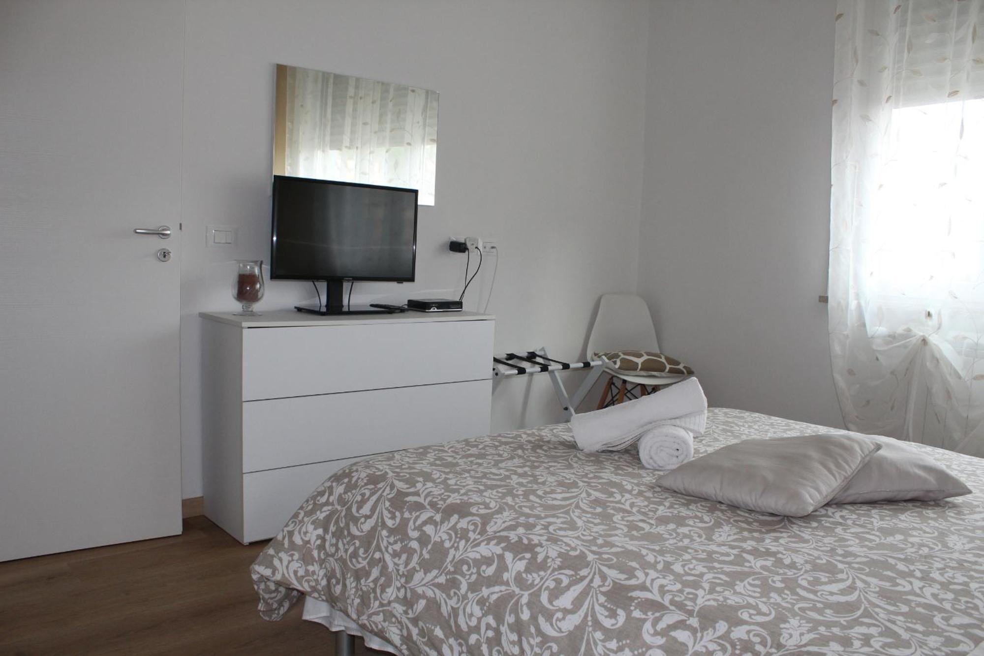 Casa Agora-A Due Passi Dal Mare Apartment เชฟาลู ภายนอก รูปภาพ
